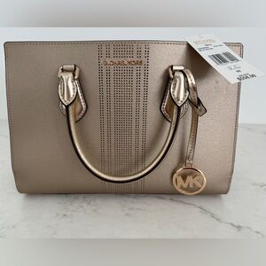 NTW! Michael Kors ‘Sheila’ Medium Sachel- Pale Gold